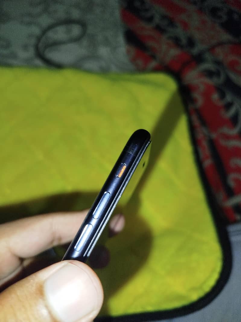 Apple iPhone SE 8