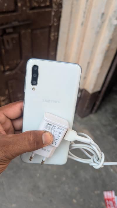 Samsung Mobile A50