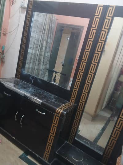 Used Dressing Table