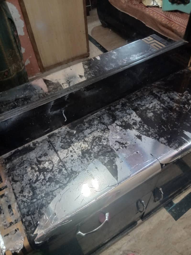 Used Dressing Table 2