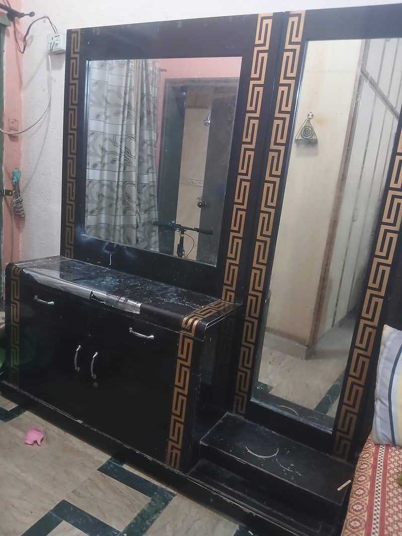Used Dressing Table 3