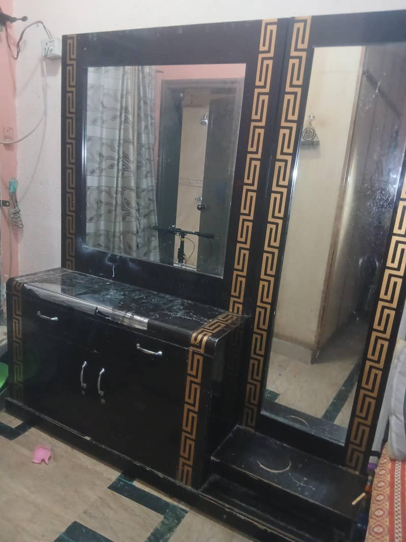 Used Dressing Table 4