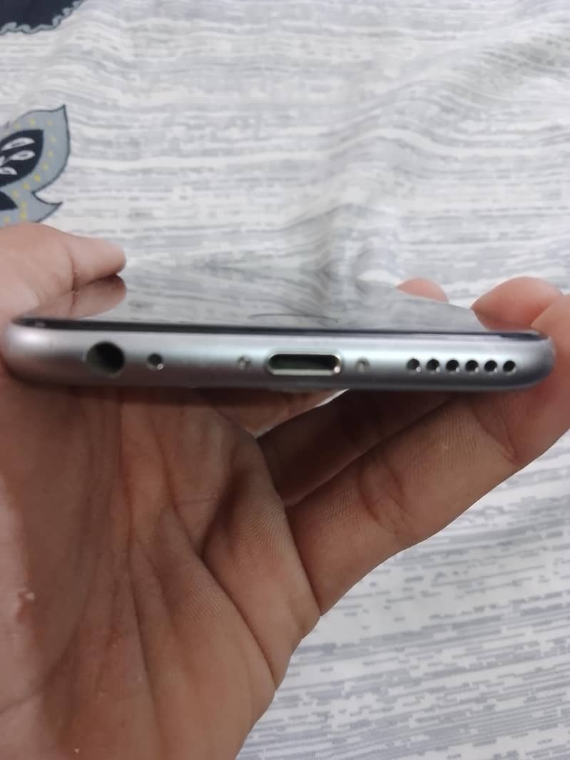Apple iPhone 6S 1