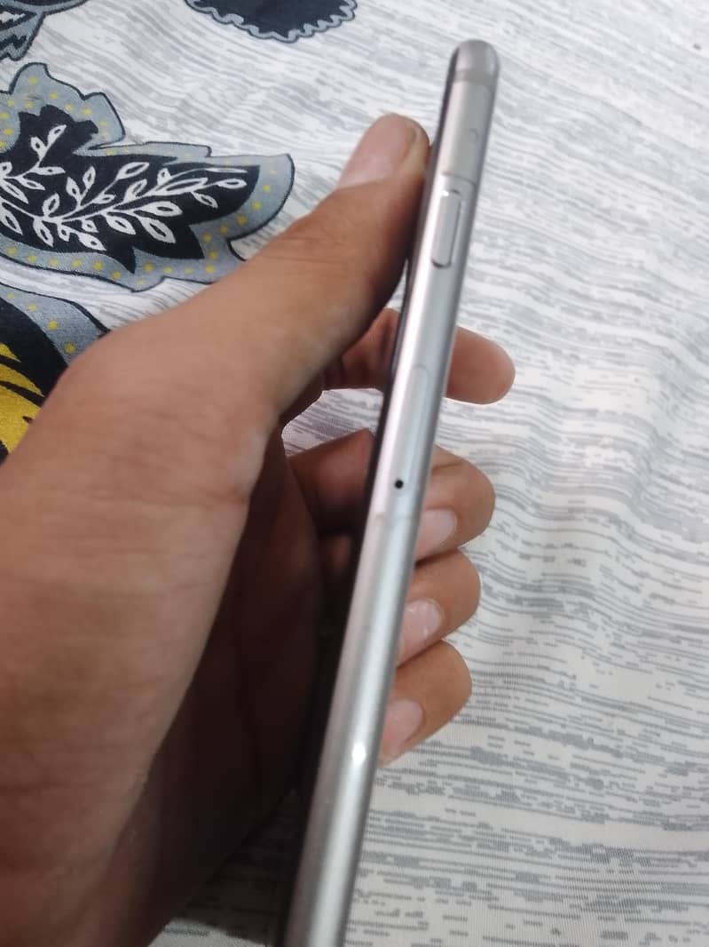 Apple iPhone 6S 2