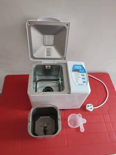 Morphy Richards Electric Automatic Breadmaker / Dough Maker