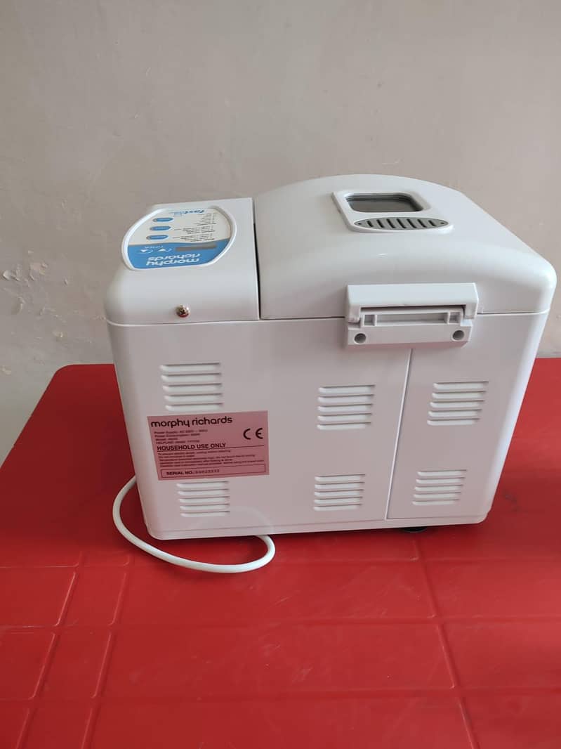 Morphy Richards Electric Automatic Breadmaker / Dough Maker 5