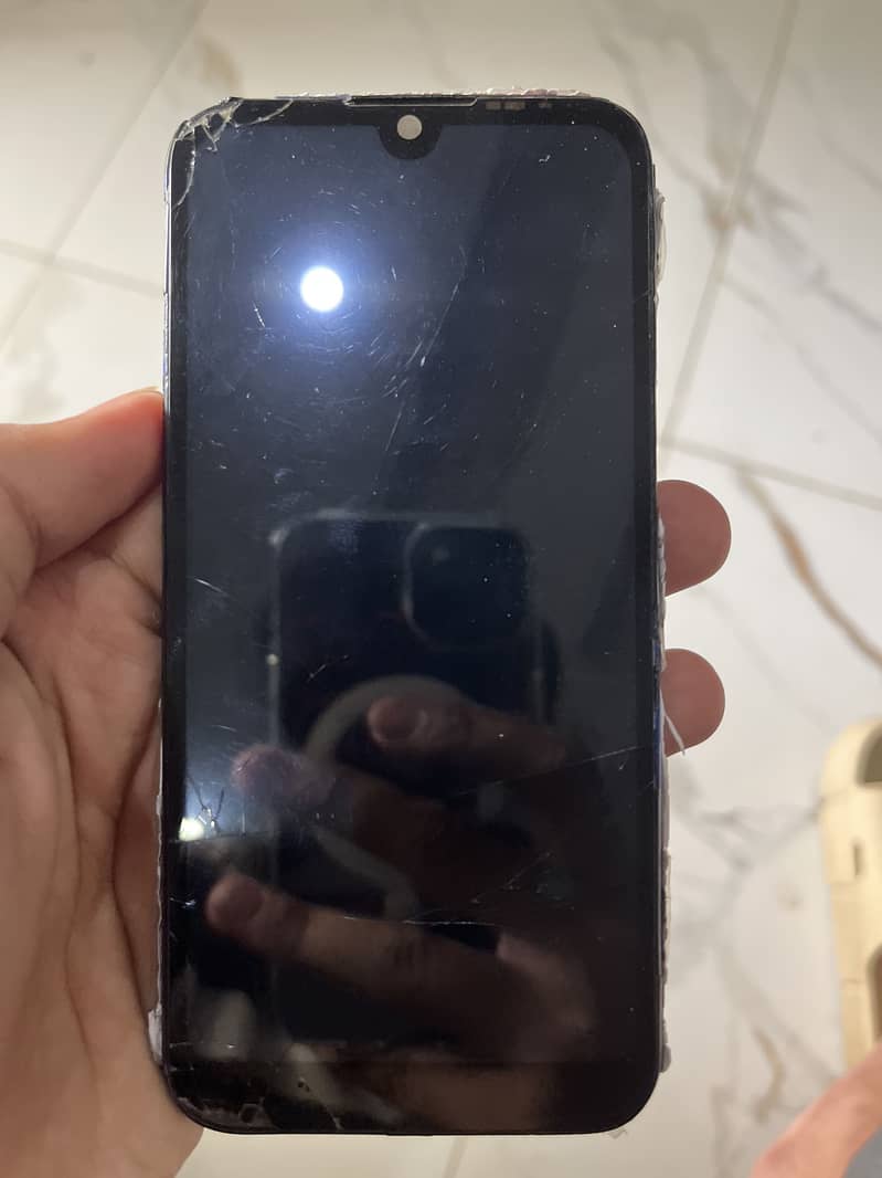 Honor 8S 4