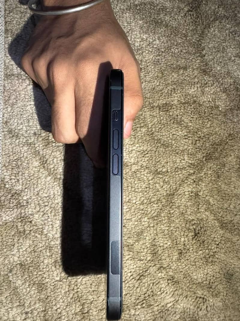 Apple iPhone 15 3