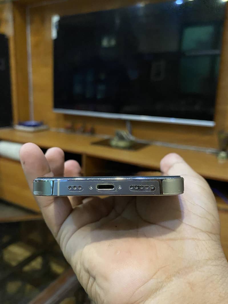 iPhone 13 Pro 2