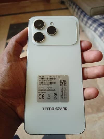 Tecno spark 40 with box