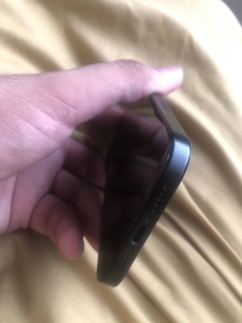 Apple iPhone 15 2