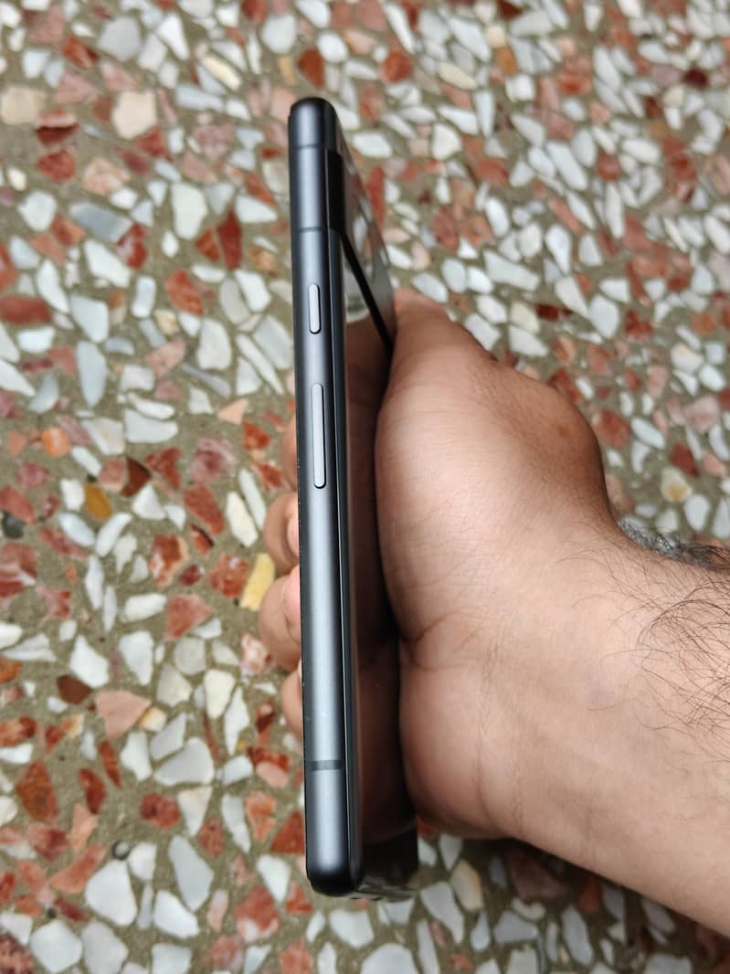 Google Pixel 7a 5