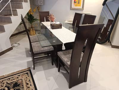 Dining Table Set – 6 Chairs | Excellent Condition