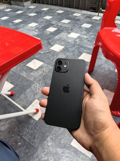 Apple iPhone 12