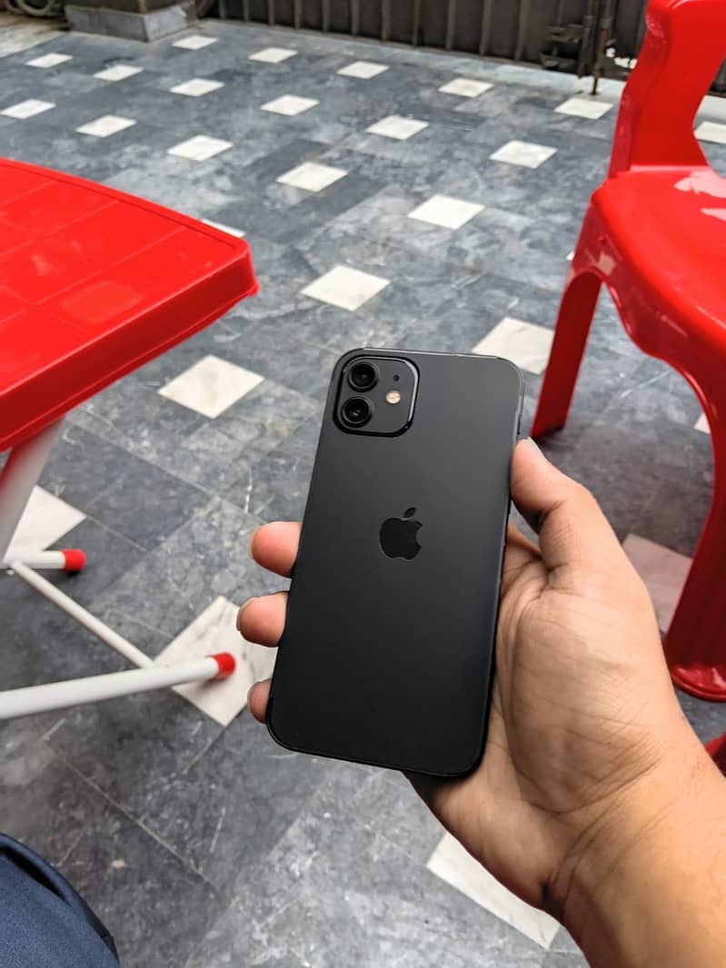 Apple iPhone 12 0