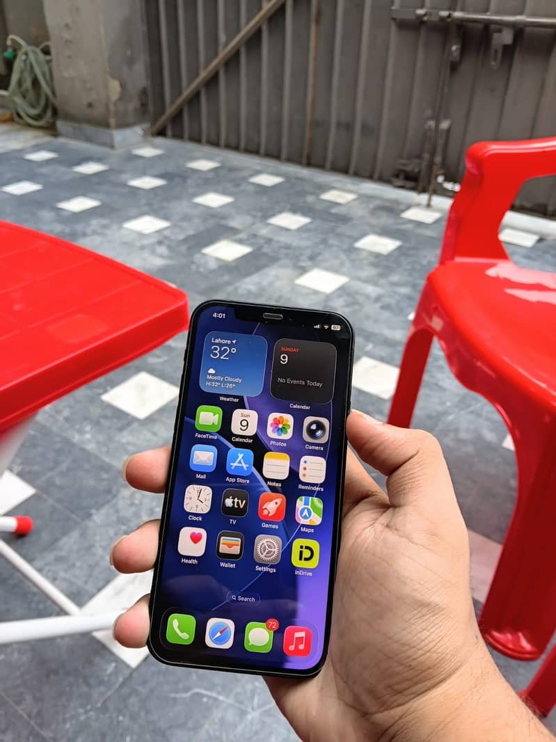 Apple iPhone 12 3