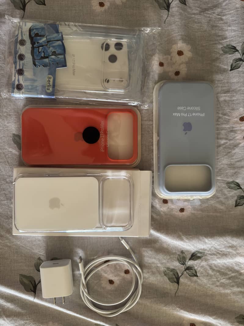 Apple iPhone 17 Pro Max 4