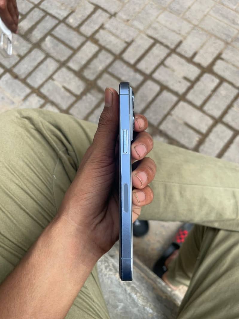 Apple iPhone 13 Pro 0