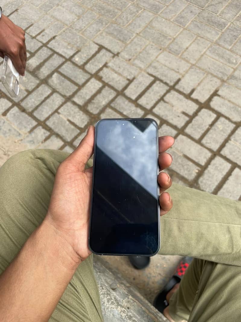 Apple iPhone 13 Pro 2