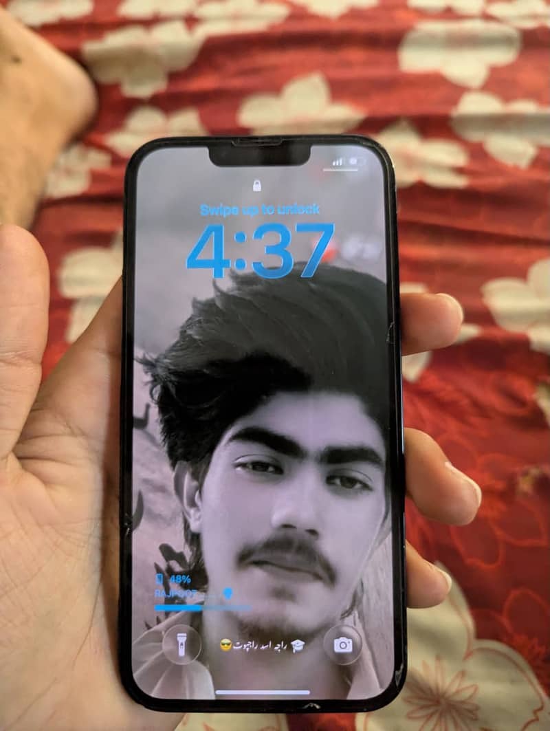 Apple iPhone 13 1