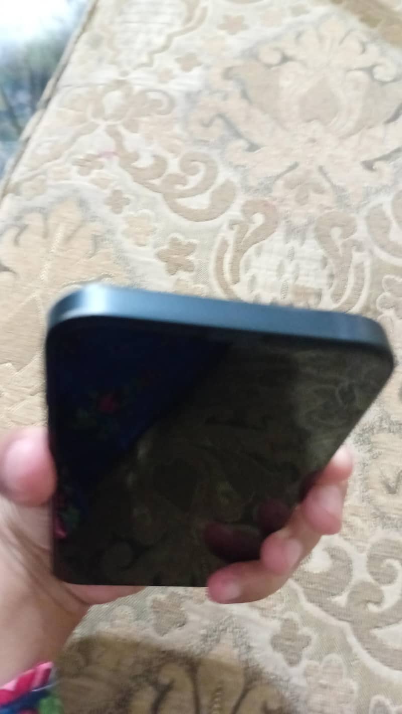 Apple iPhone 13 3