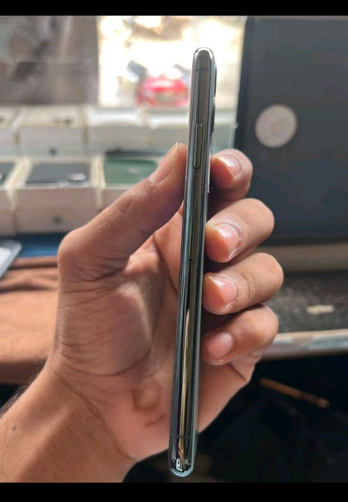 Apple iPhone 11 Pro Max 1