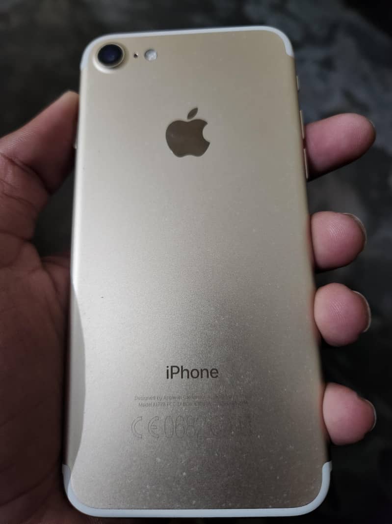 Apple iPhone 7 0