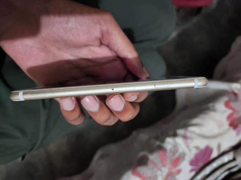 Apple iPhone 7 3