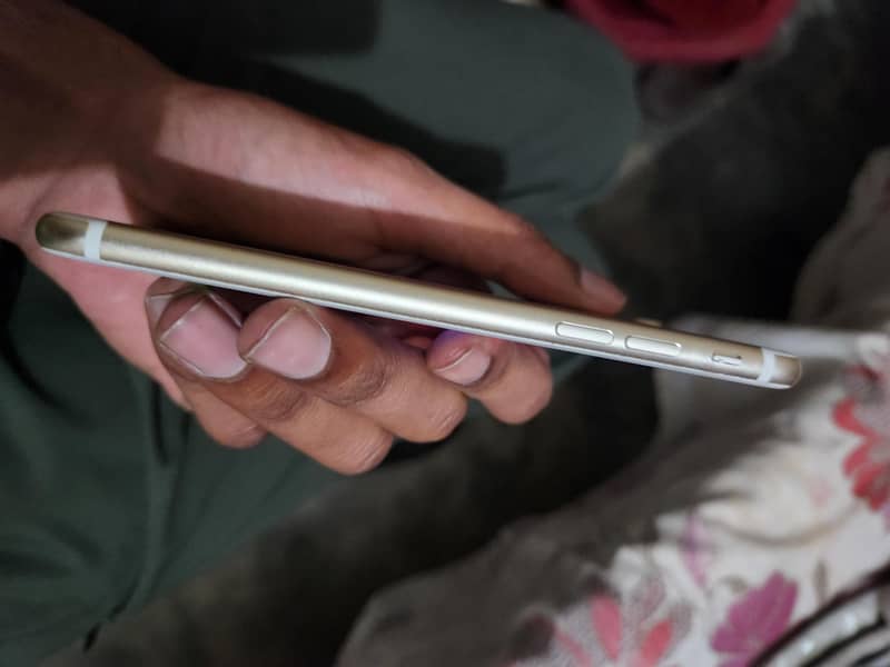 Apple iPhone 7 4