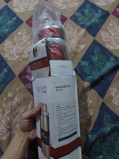 Vacuum Water Container
