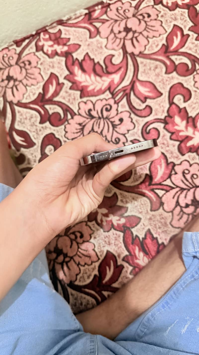 Apple iPhone 12 Pro 2