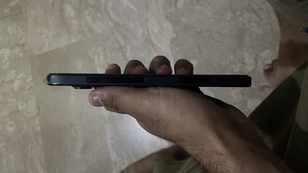 Apple iPhone 16 1