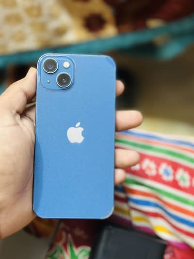 Apple iPhone 13
