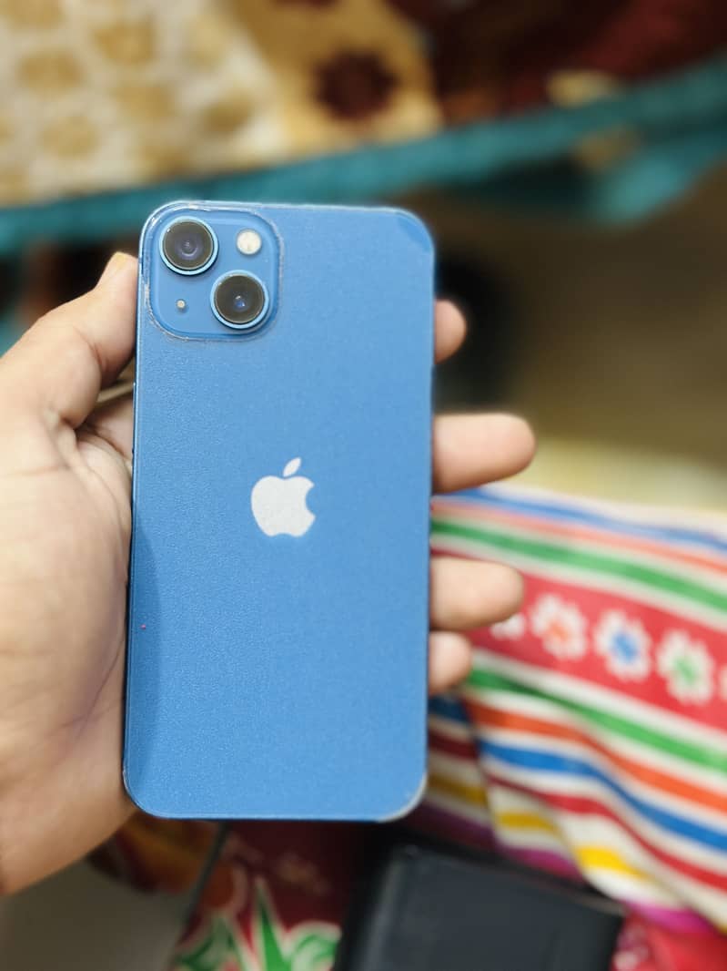 Apple iPhone 13 0