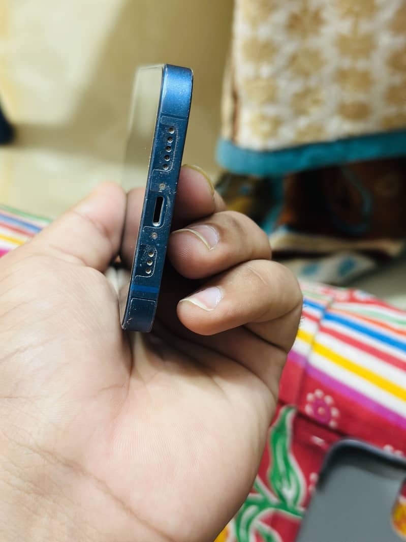 Apple iPhone 13 1