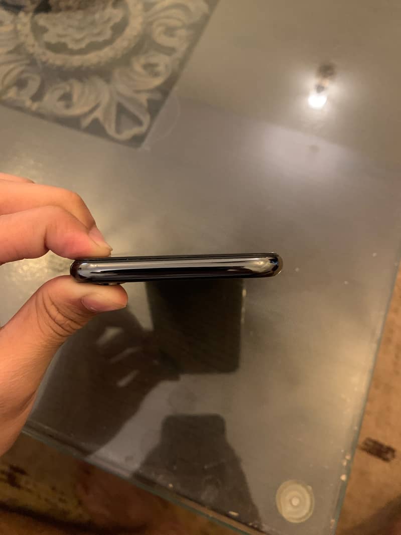 Apple iPhone X 5