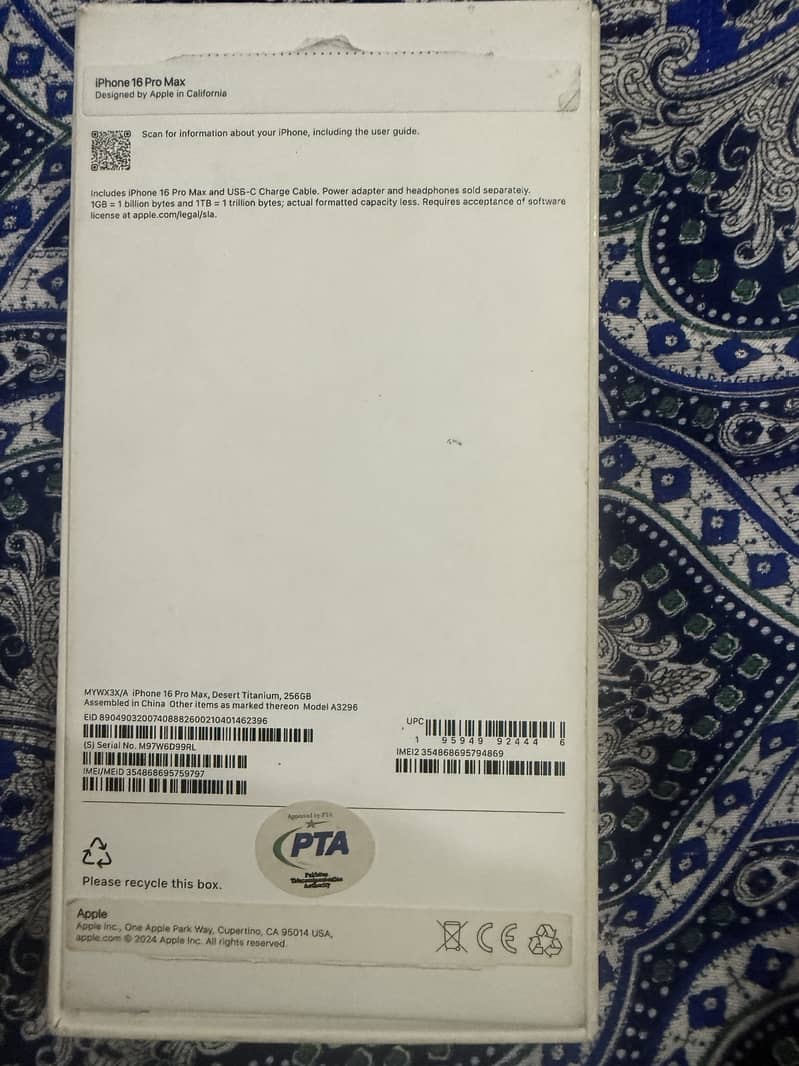 Apple iPhone 16 Pro Max 12
