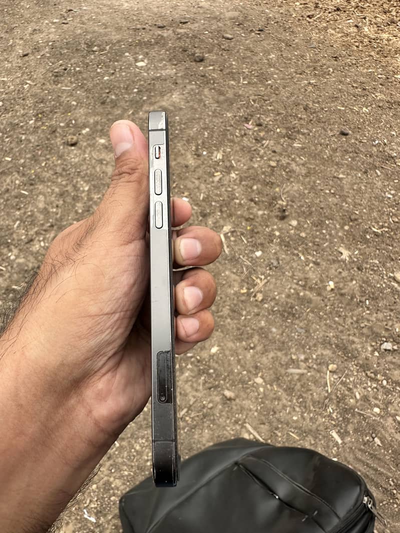 Apple iPhone 12 Pro 3