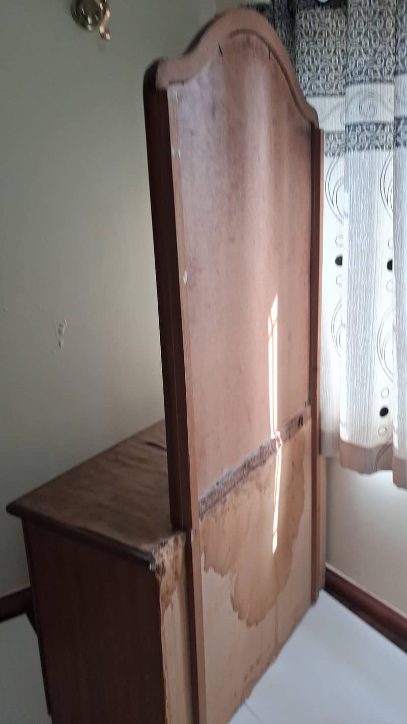 Dressing table with mirror 2