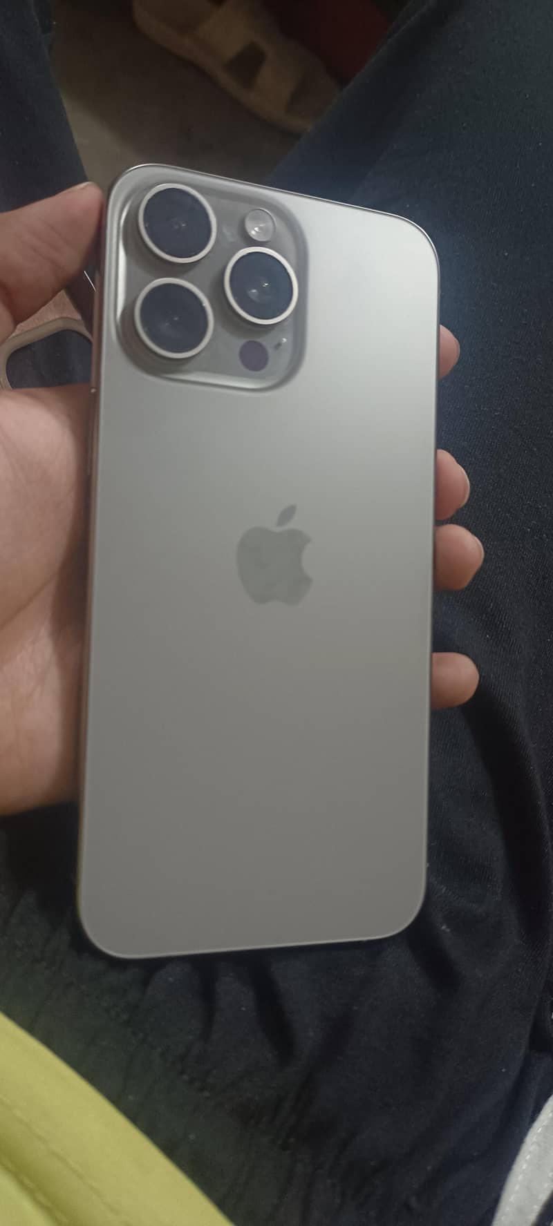 Apple iPhone 15 Pro Max 1