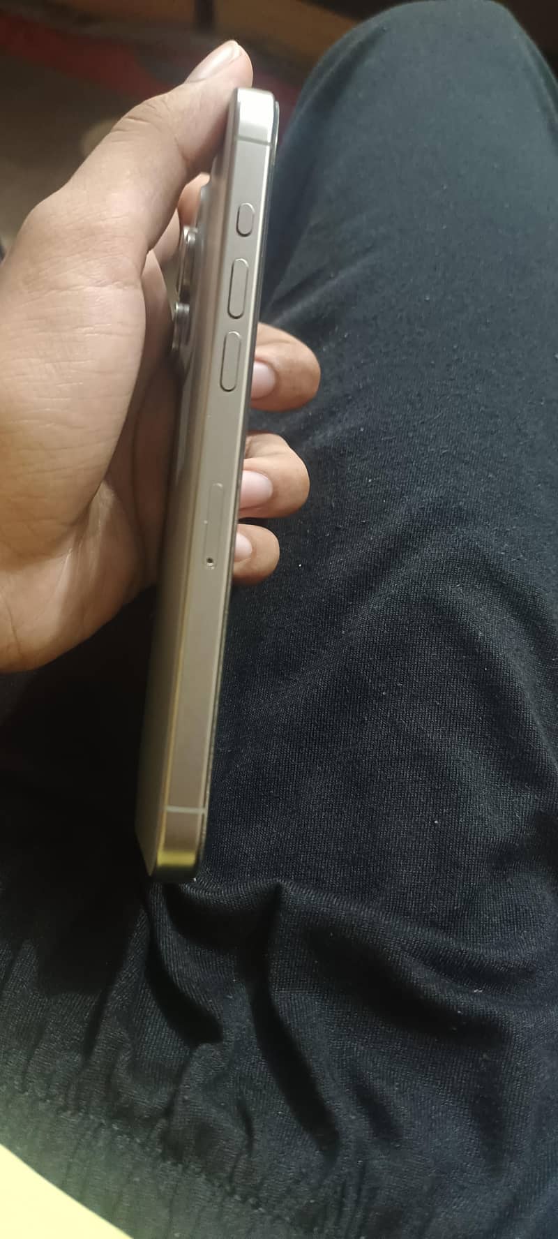 Apple iPhone 15 Pro Max 3
