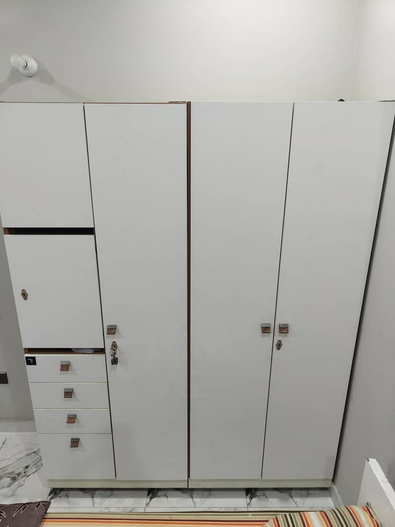 Bed & wardrobe 6