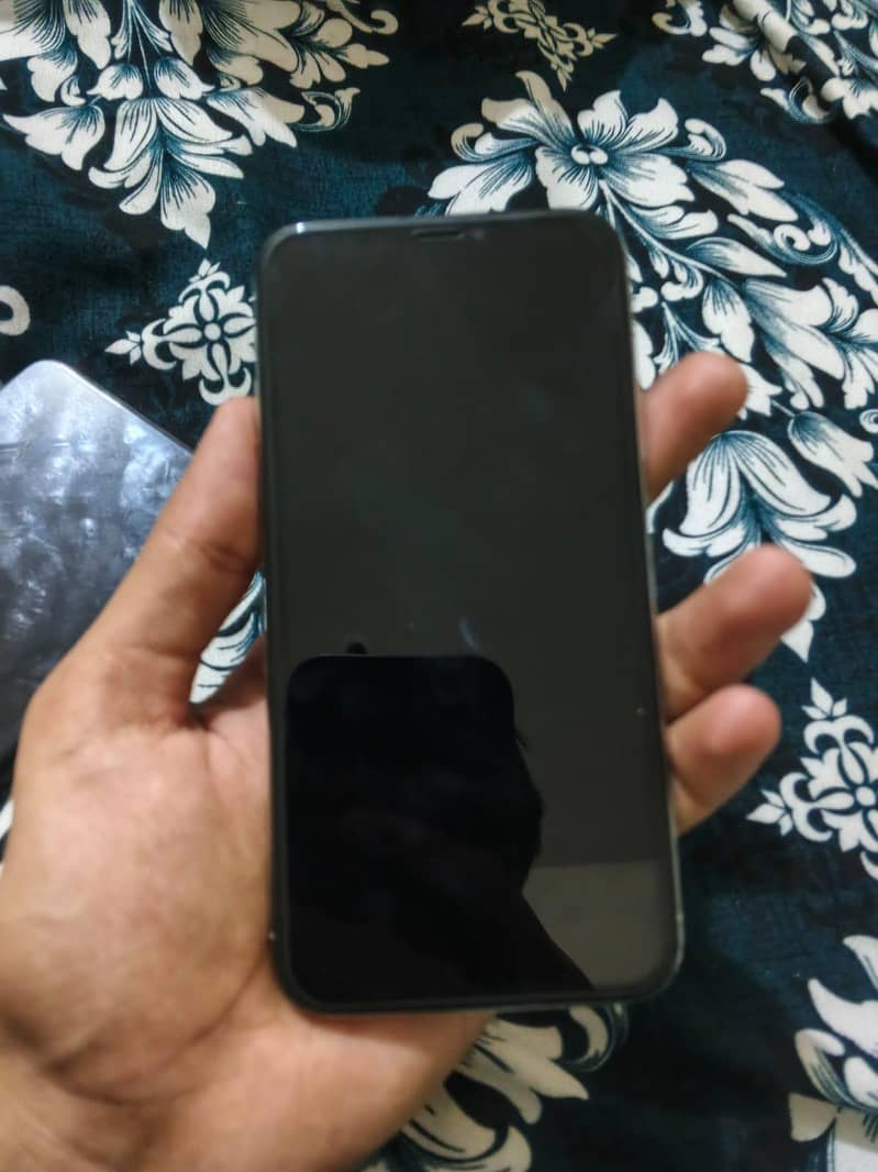 Apple iPhone X 5