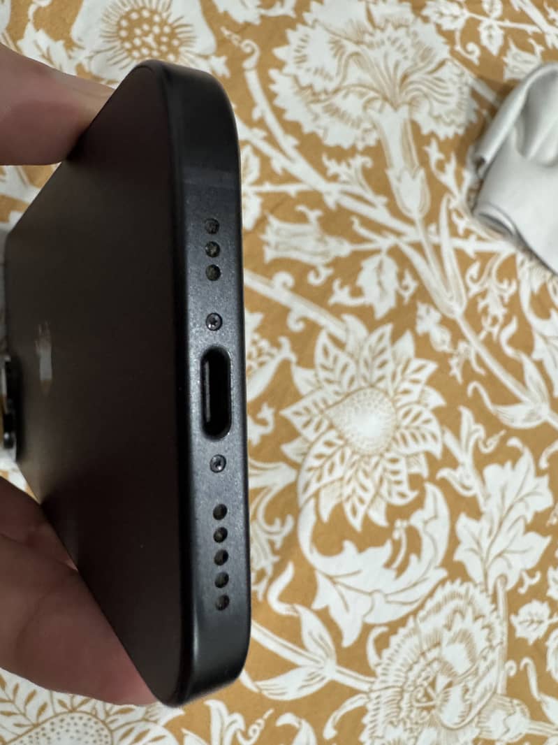 Apple iPhone 15 3