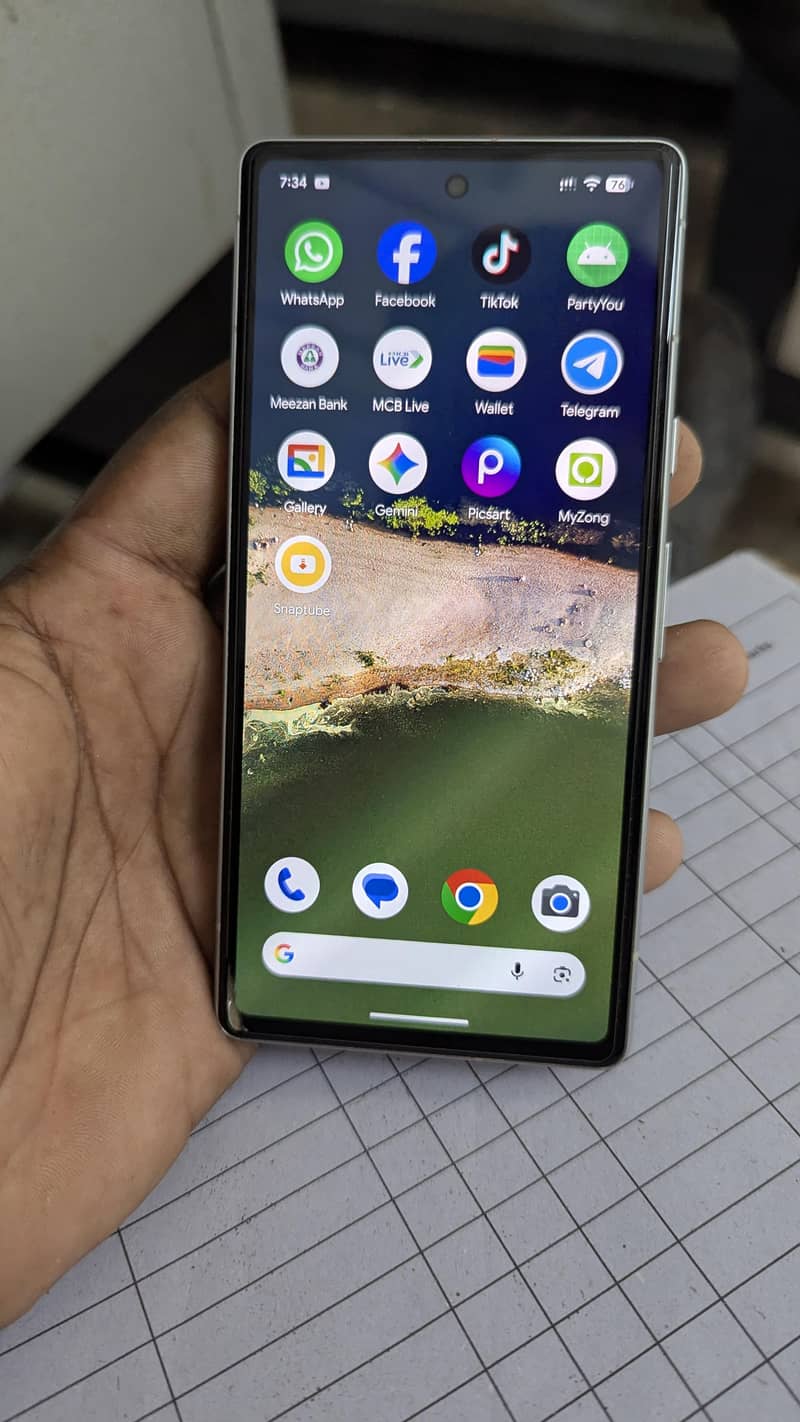 Google Pixel 7a 2