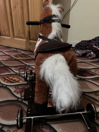 Toy horse
