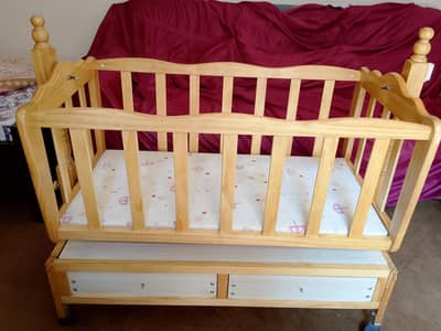 baby wooden cot