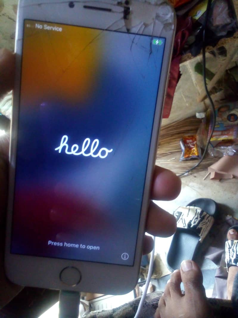 Apple iPhone 7 0