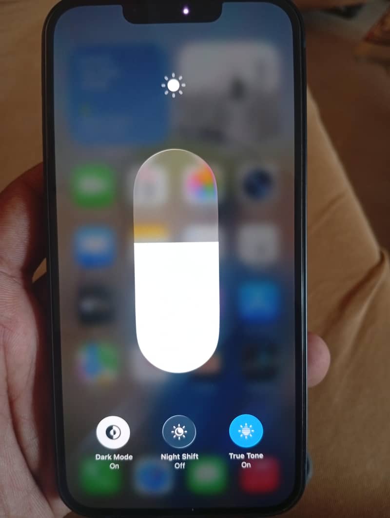 Apple iPhone 13 8