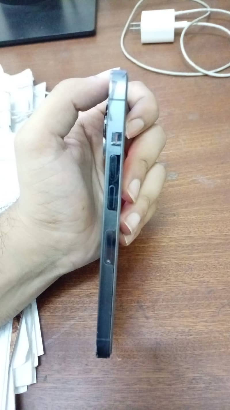 Apple iPhone 13 Pro 1